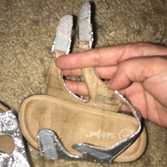 Cat & Jack sparkly silver sandals size 5 Velcro closure 💗 - Picture 5 of 5